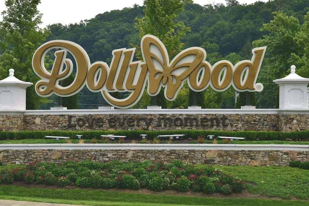 the dollywood sign