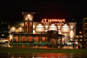 JT Hannah's at night